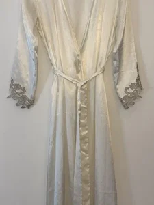 Flora Nikrooz Satin Ivory Belted Robe Gown Size S/M Lace Bridal Luxe Loungewear
